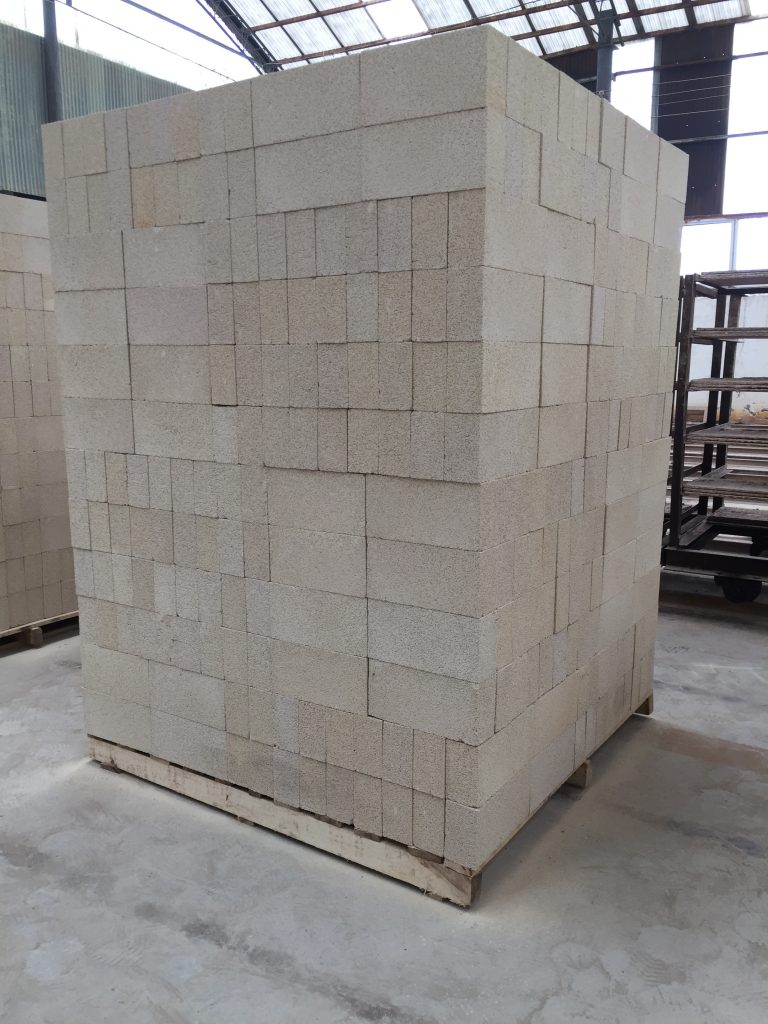 0.8 高鋁聚輕保溫磚T-3 保溫磚廠家_輕質(zhì)磚理化指標(biāo)_輕質(zhì)保溫磚價(jià)格